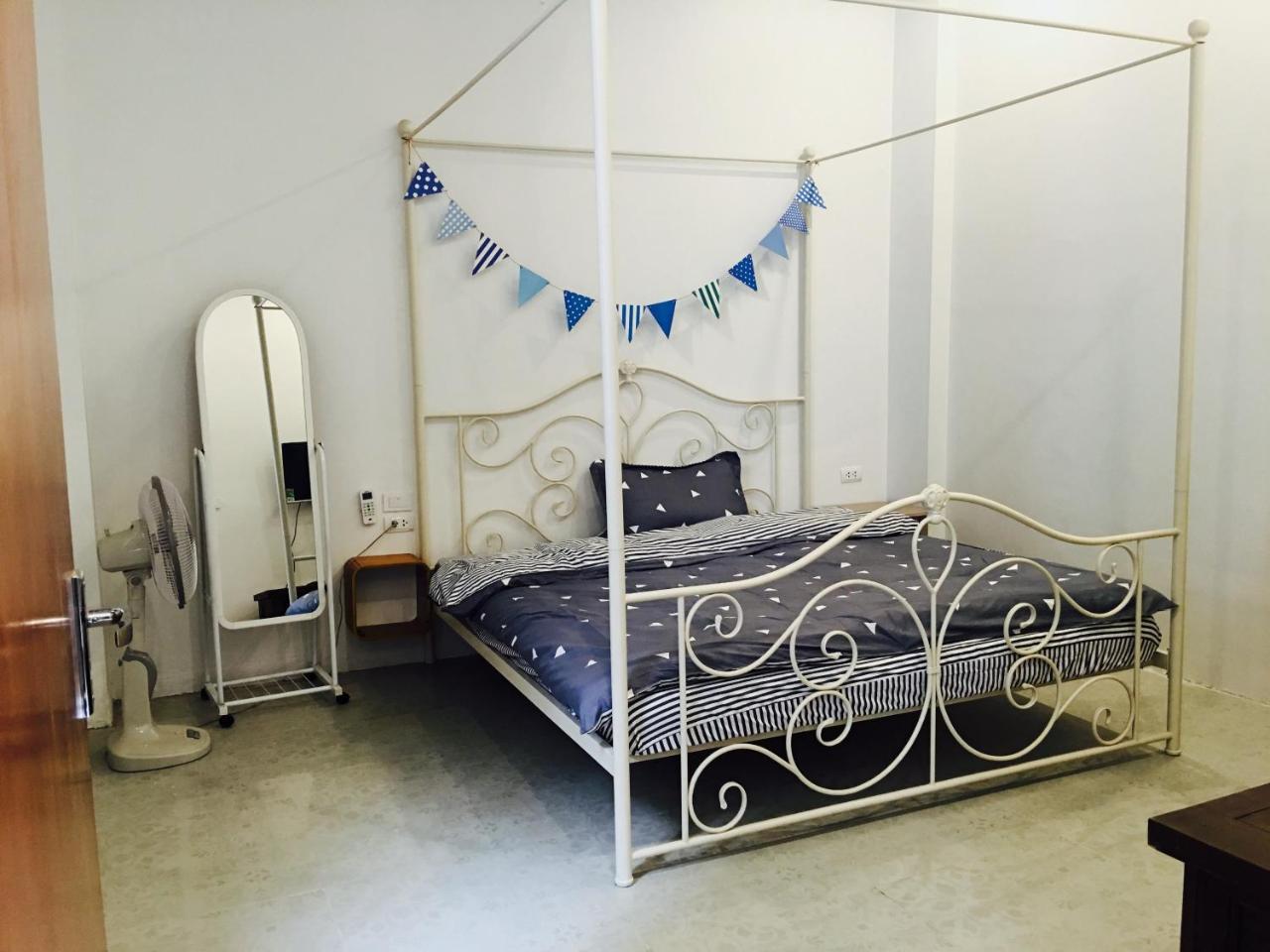 Awa Downtown Hostel *
